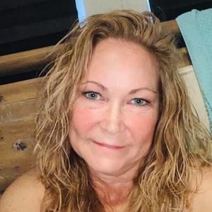 Meet your Posher, Dee